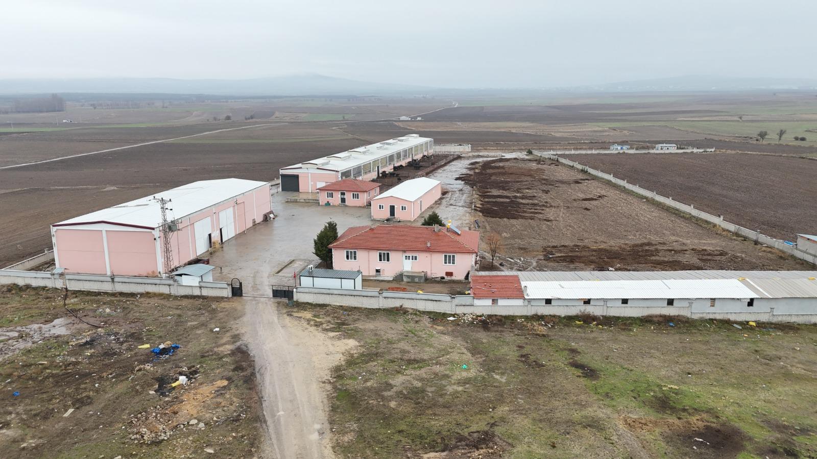 KARACAAHMETTE SATILIK ÇİFTLİK