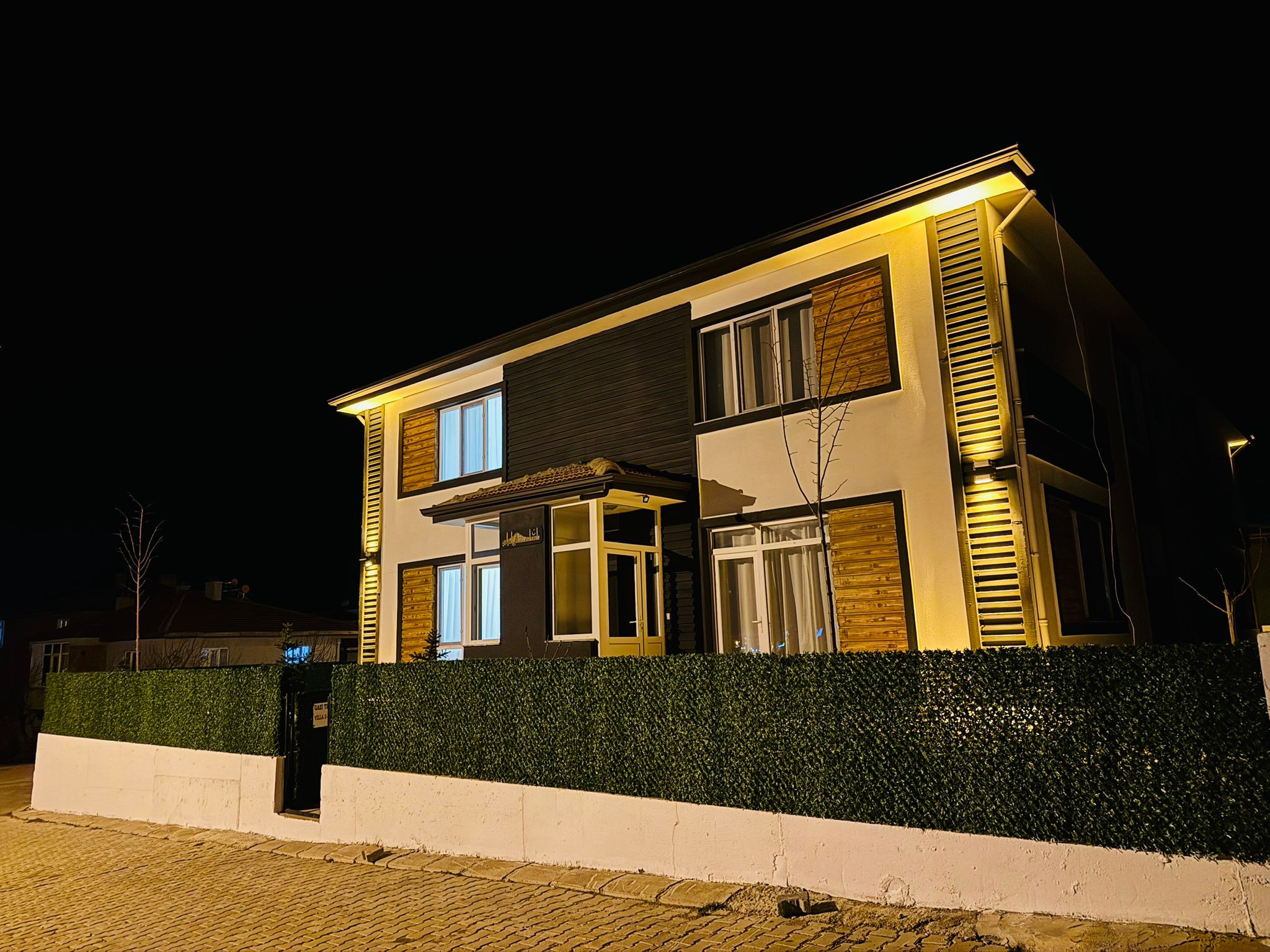 GAZLIGÖLDE TEMİZ BAKIMLI KİRALIK TERMAL VİLLA